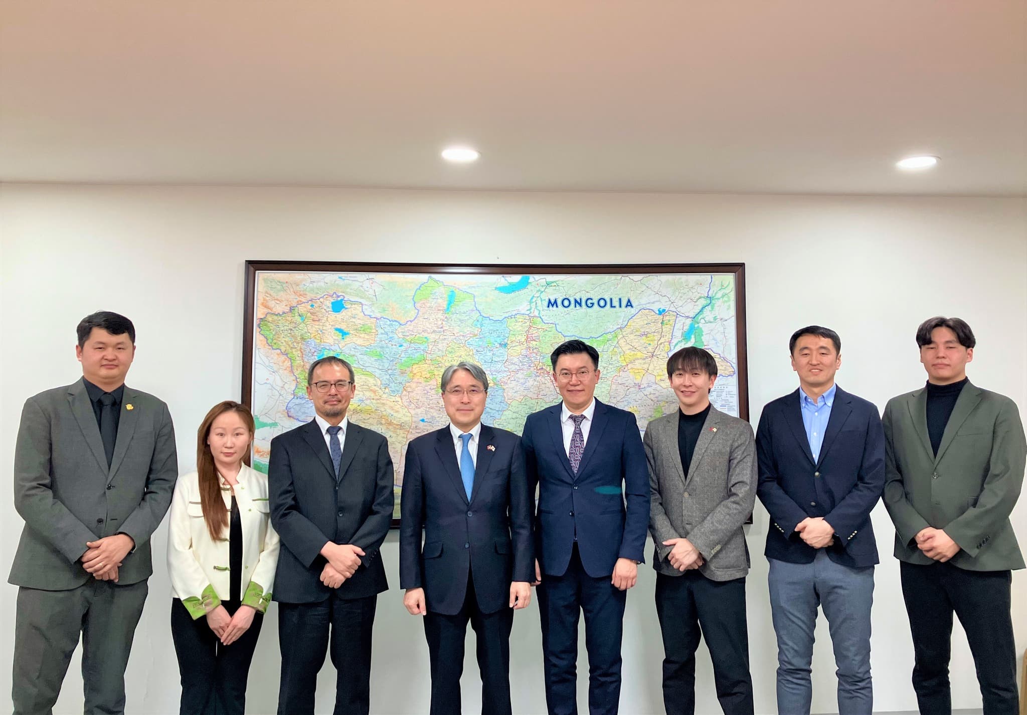 ЖУГАМО нийгэмлэгийн шинэ удирдлага Япон Улсаас Монгол Улсад суугаа Элчин сайдтай уулзалт хийлээ